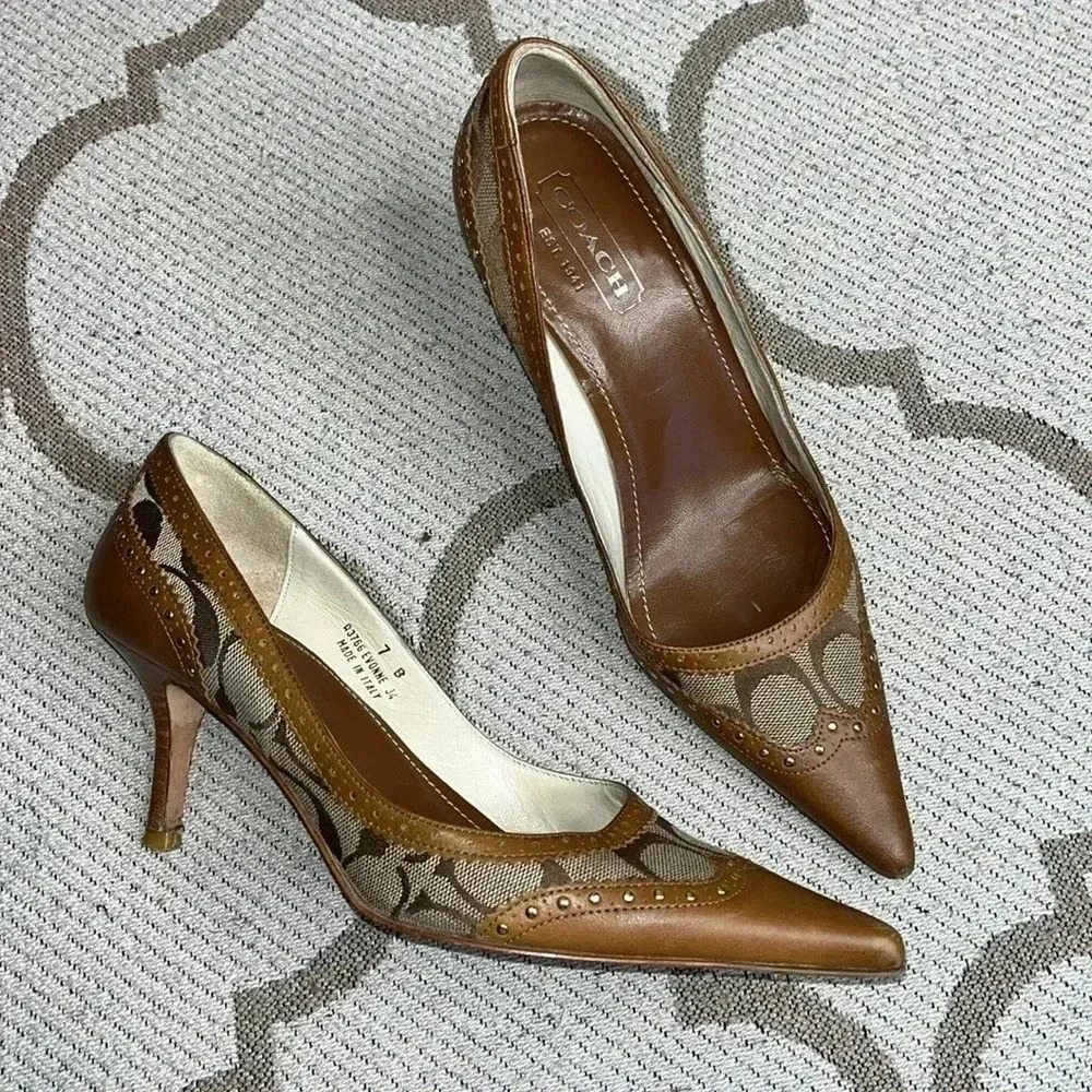 Coach Brown and Tan Heels - Picture 5 of 16